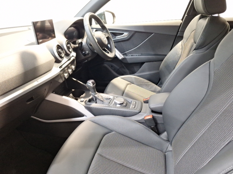 Audi Q2 35 Tfsi S Line S Tronic Grey #5