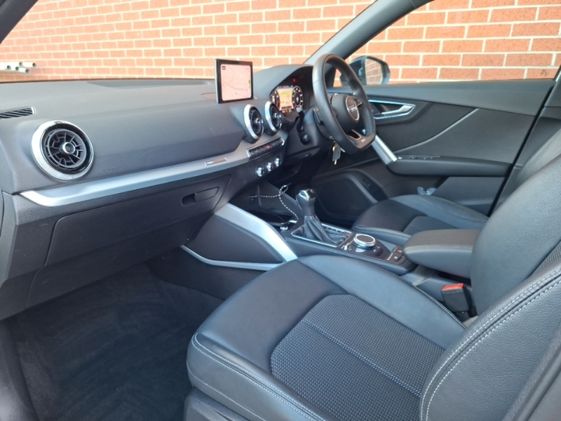 Audi Q2 35 Tfsi Black Edition S Tronic White #5
