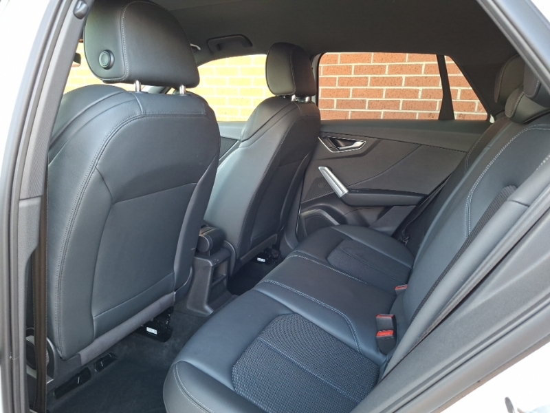 Audi Q2 35 Tfsi Black Edition S Tronic White #6