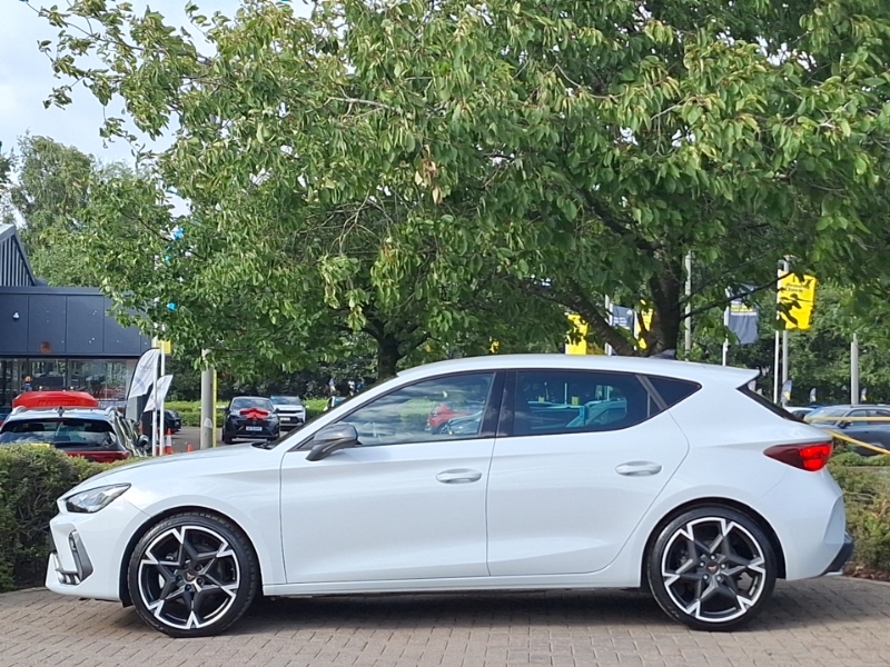 Cupra Leon 1.5 Etsi V2 Estate Hybrid Dsg White #4