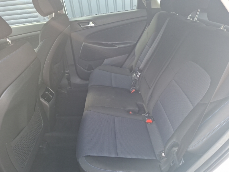 Hyundai Tucson 1.7 Crdi Blue Drive Se Nav 2Wd White #6
