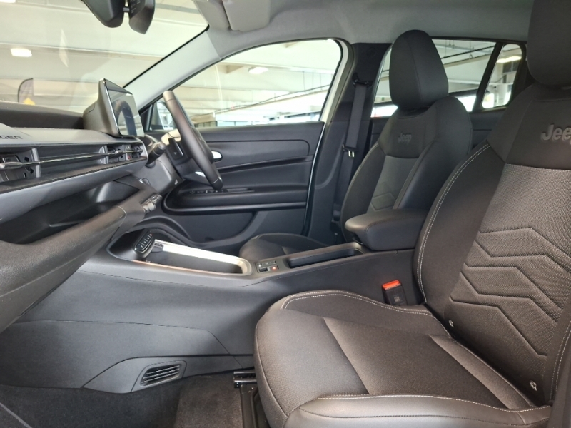 Jeep Avenger 1.2 E-hybrid Summit Dct White #5