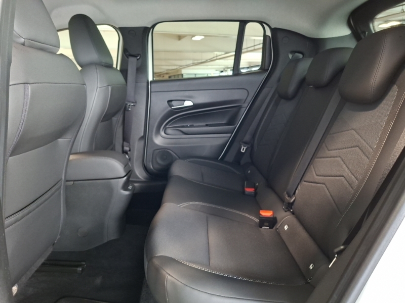Jeep Avenger 1.2 E-hybrid Summit Dct White #6
