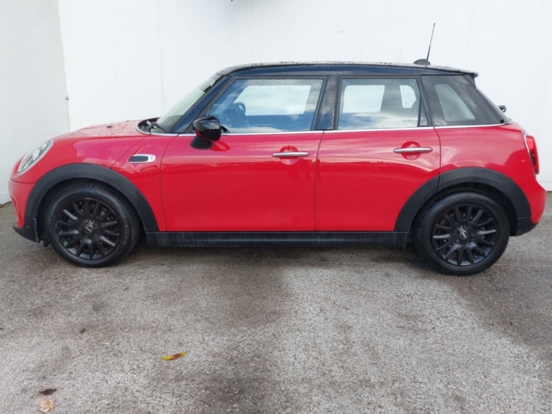 Mini Hatch 1.5 Cooper Classic II Red #4