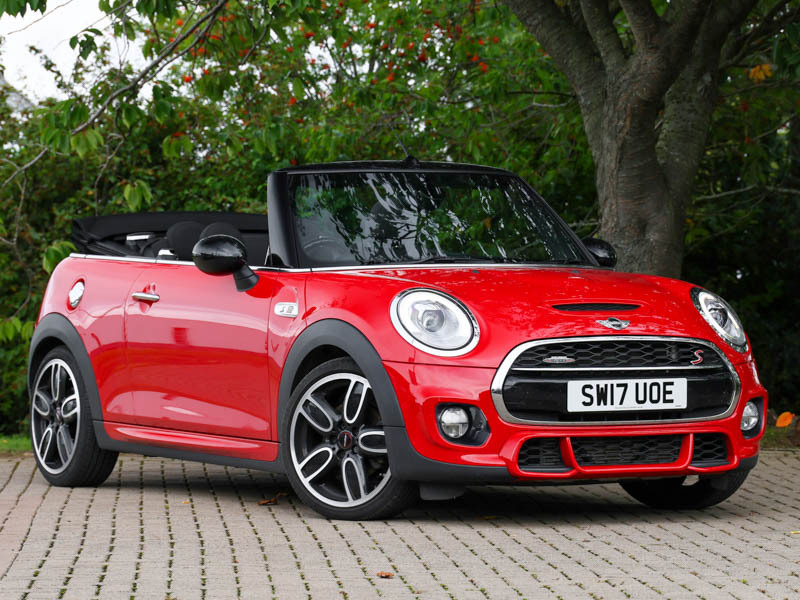 Mini Convertible 2.0 Cooper S Works 210 Red