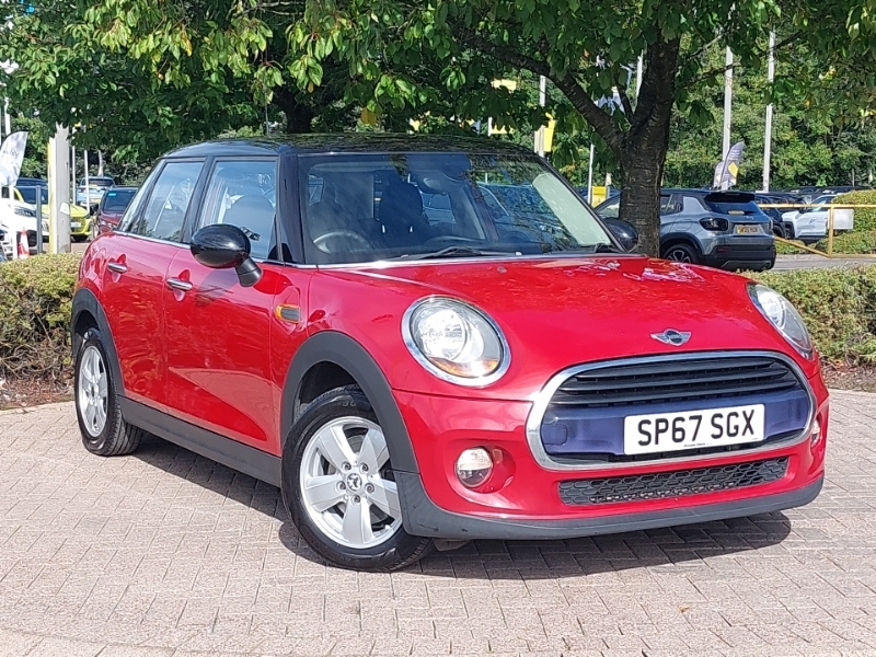 Mini Hatch 1.5 Cooper Red