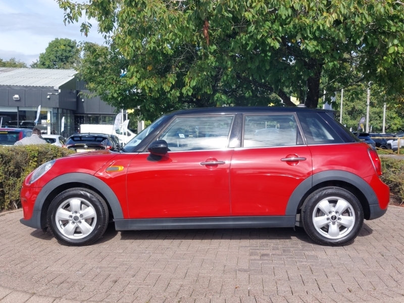 Mini Hatch 1.5 Cooper Red #4