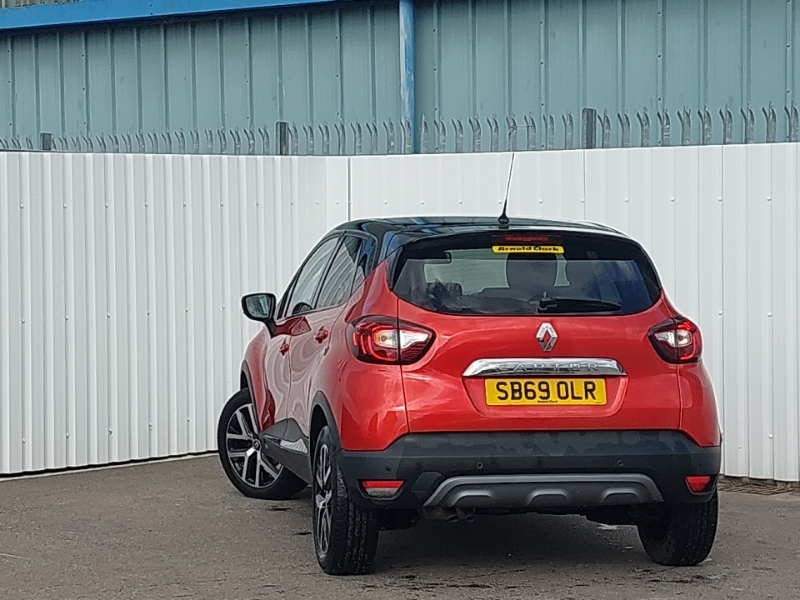 Renault Captur 1.3 Tce 130 S Edition Red #2