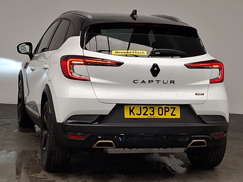 Renault Captur 1.6 E-tech Plug-in Hybrid 160 Engineered White #2