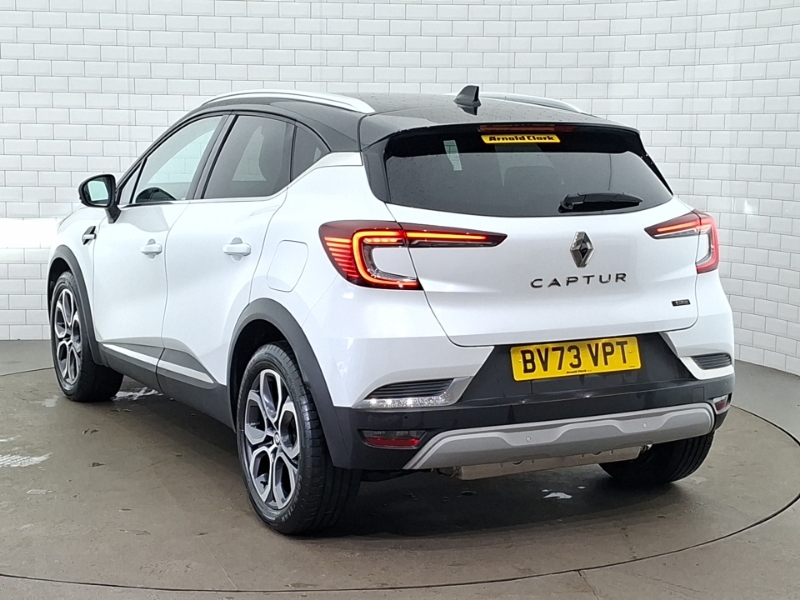 Renault Captur 1.6 E-tech Plug-in Hybrid 160 Techno White #2