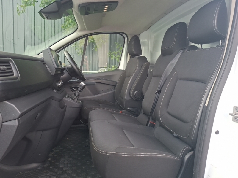 Renault Trafic Ll30 Blue Dci 130 Extra Safety Van White #5