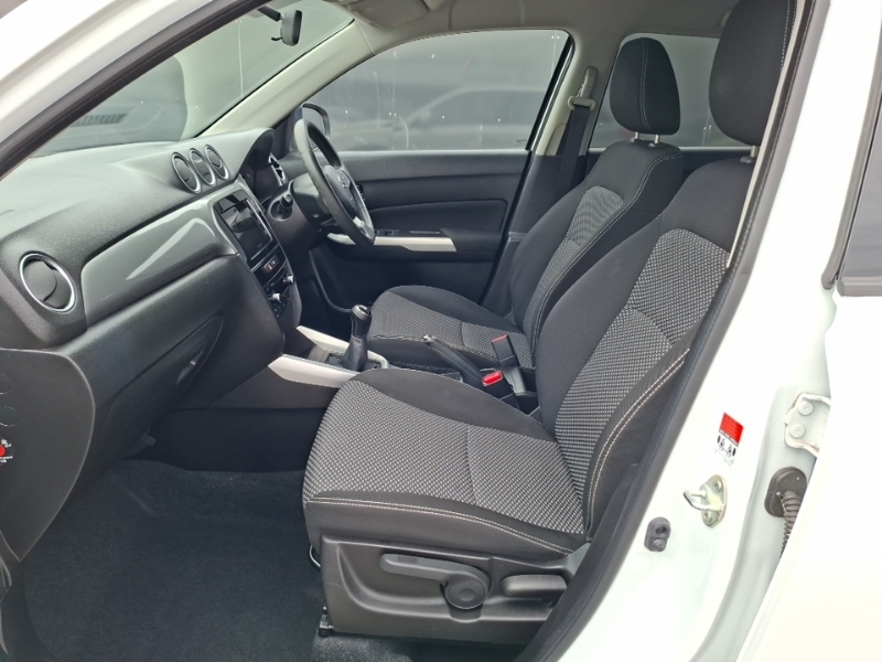 Suzuki Vitara 1.6 Sz-t White #5