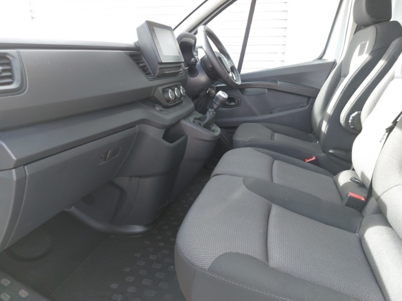 Renault Trafic Ll30 Blue Dci 130 Advance Safety Van White #5