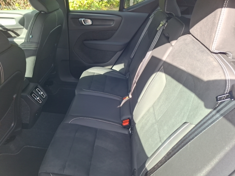 Volvo XC40 2.0 B4p Plus Dark WK74ZHZ White #6