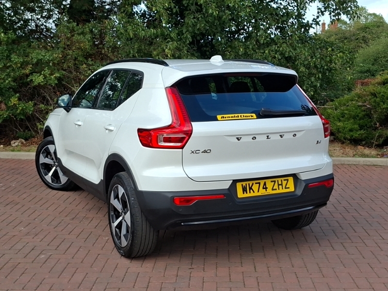 Volvo XC40 2.0 B4p Plus Dark WK74ZHZ White #2