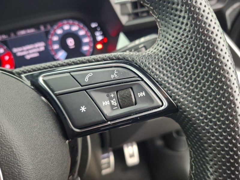 Audi A3 Saloon Black Edition 35 Tfsi 150 Ps S Tronic Yellow #13