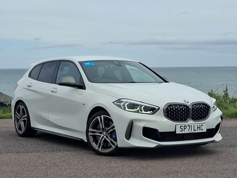 BMW 1 Series M135i Xdrive Step White