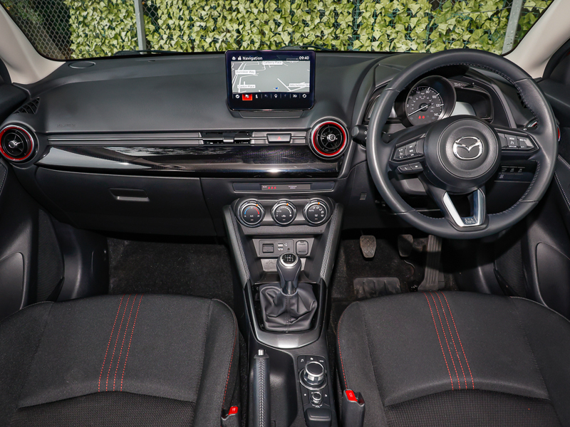 Mazda 2 1.5 E-skyactiv G Mhev Homura SR23OXG Red #5