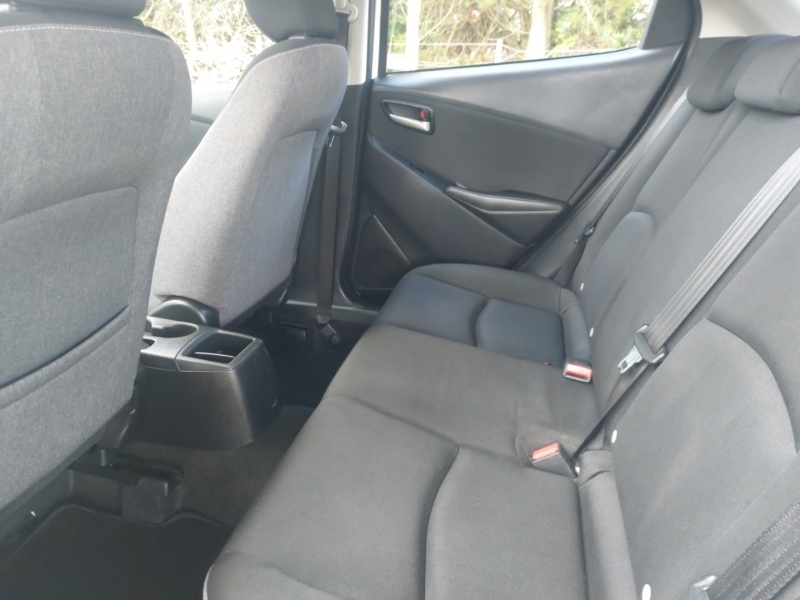Mazda 2 1.5 Skyactiv G 75 Se-l White #5