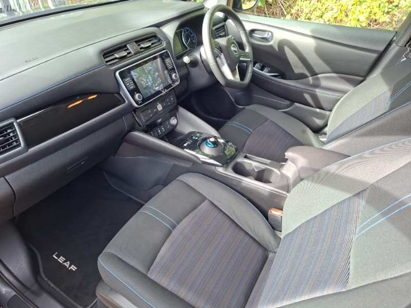 Nissan Leaf 110Kw N-connecta 39Kwh Grey #5