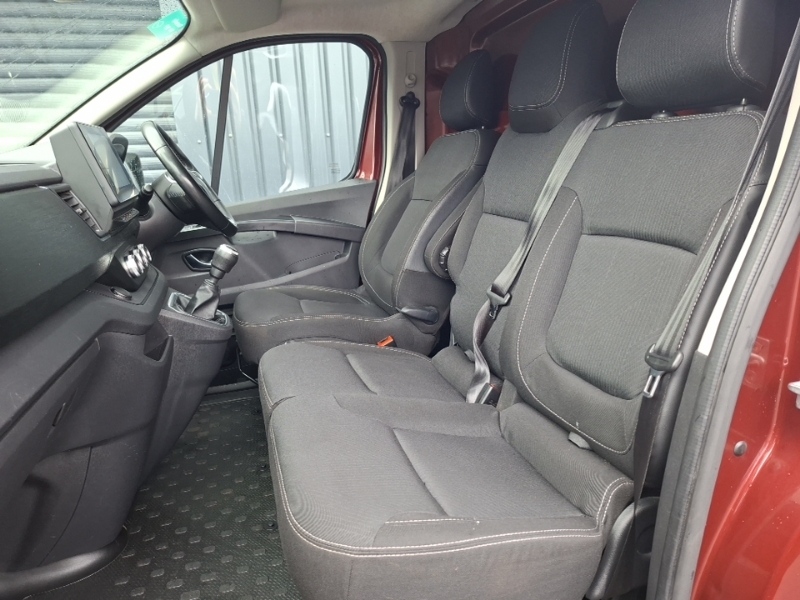 Renault Trafic Sl28 Blue Dci 150 Sport Van Red #5