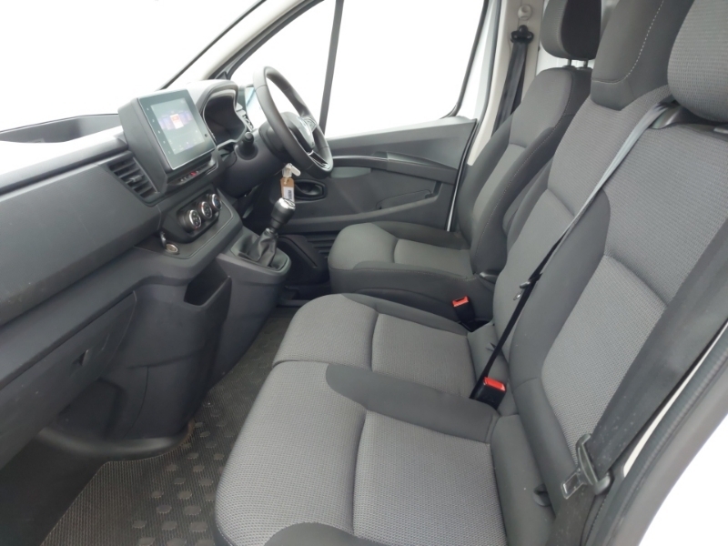 Renault Trafic Ll30 Blue Dci 130 Advance Safety Van White #5