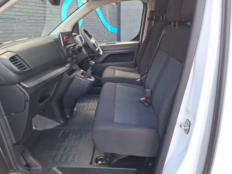 Vauxhall Vivaro 1.5 Turbo D 120 Prime H1 Van White #5