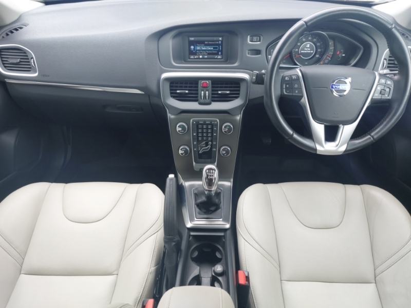 Volvo V40 D2 Se Lux Brown #3