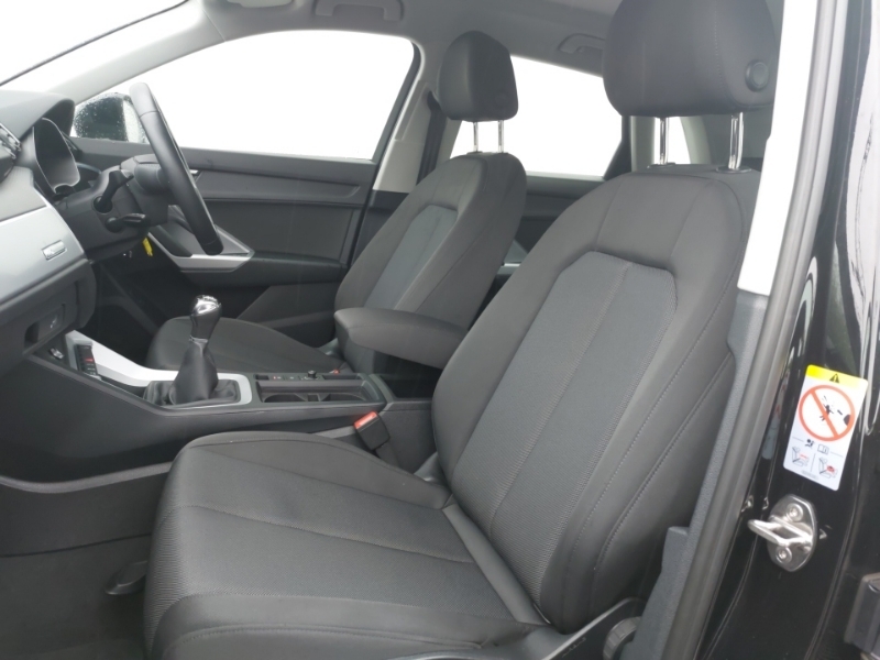 Audi Q3 35 Tfsi Technik Black #5