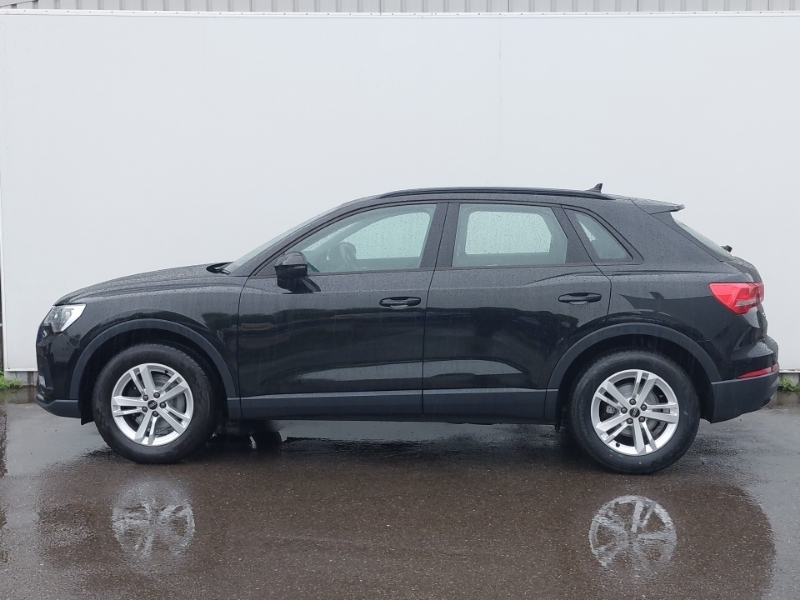 Audi Q3 35 Tfsi Technik Black #4