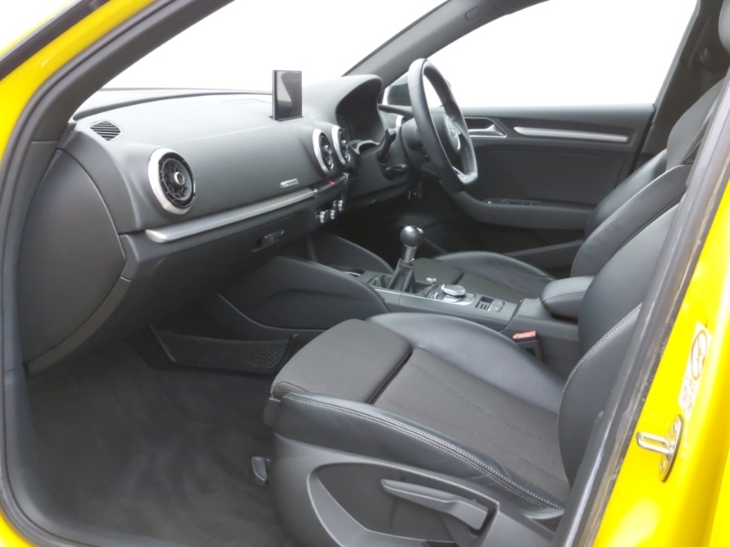 Audi A3 35 Tfsi Black Edition Yellow #5