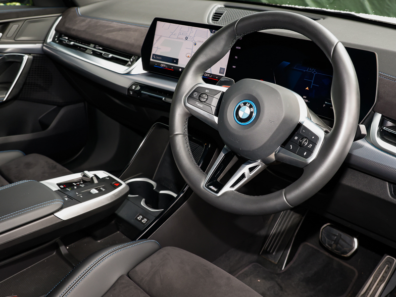 BMW iX2 150Kw Edrive20 M Sport 65Kwh Blue #6