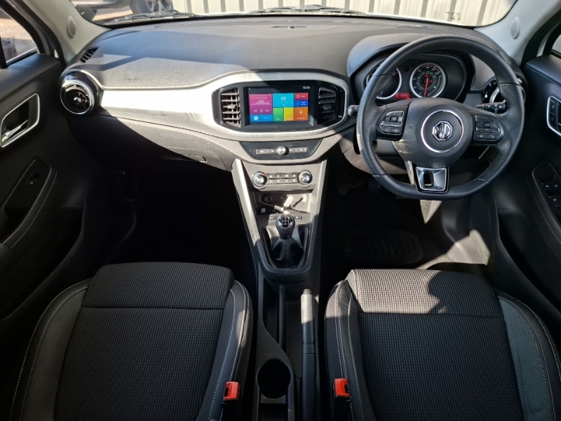 MG MG3 1.5 Vti-tech Exclusive Navigation MT24OFJ White #3