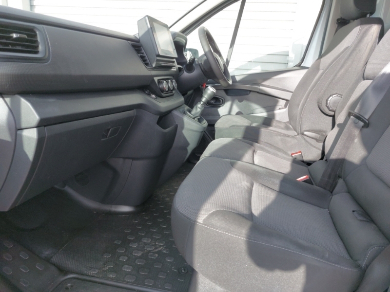 Renault Trafic Ll30 Blue Dci 130 Advance Safety Van White #6