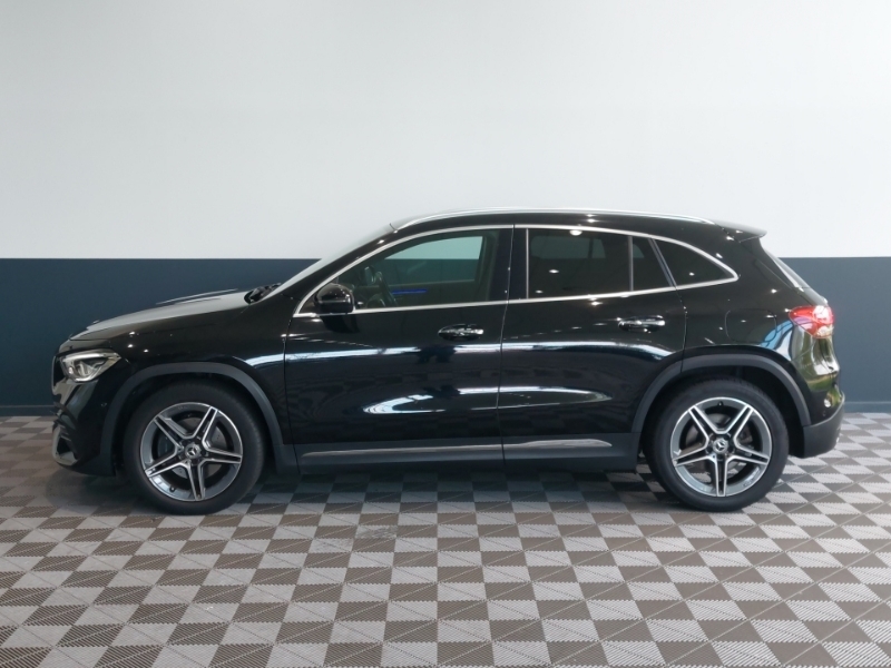 Mercedes-Benz GLA Class Gla 220D 4Matic Amg Line Premium Black #4