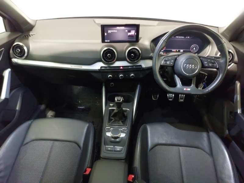 Audi Q2 35 Tfsi Black Edition Blue #3