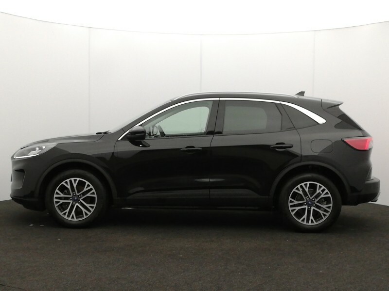 Ford Kuga 1.5 Ecoboost 150 Titanium Edition Black #4