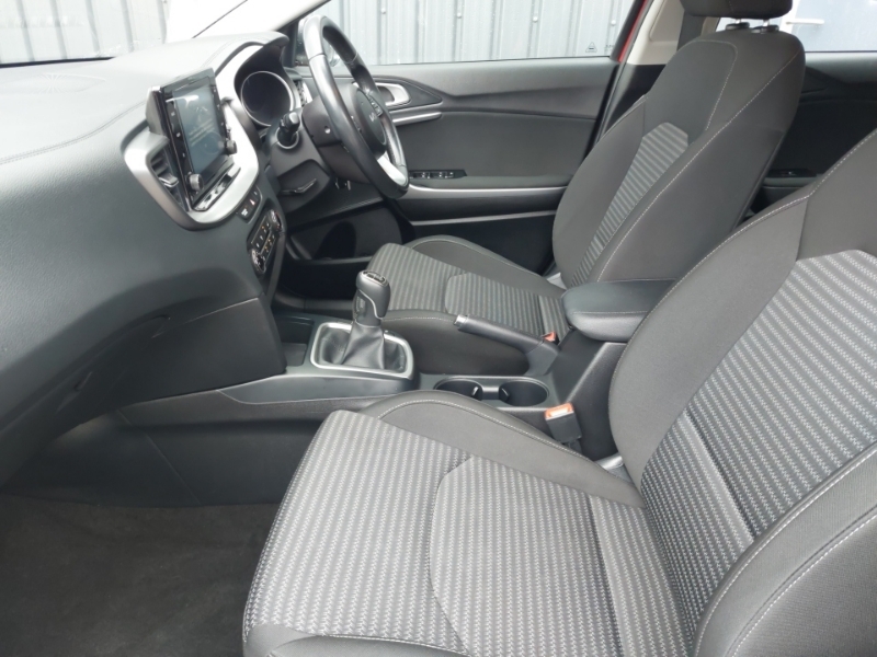 Kia Ceed 1.5T Gdi Isg 2 Red #5