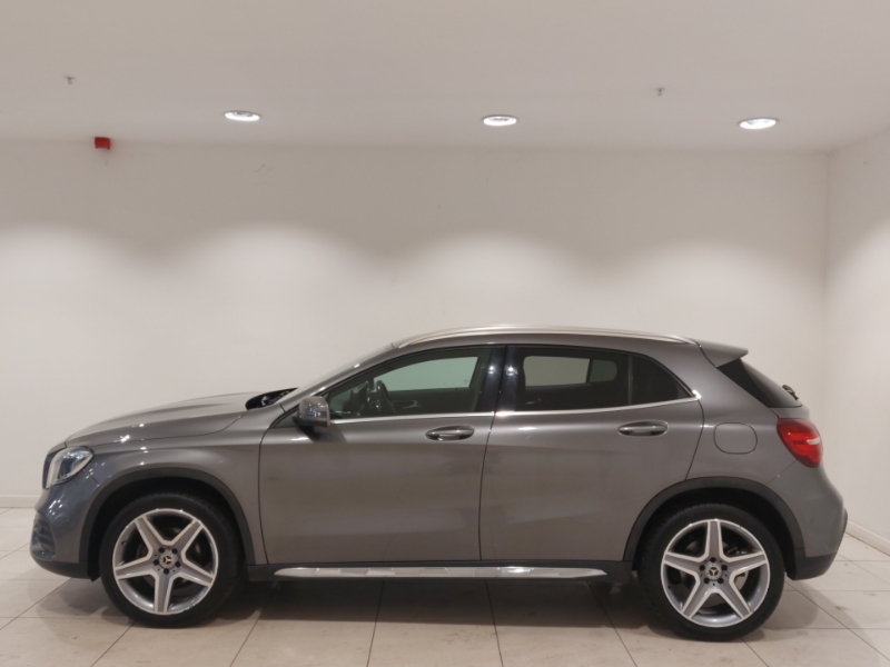 Mercedes-Benz GLA Class Gla 200D 4Matic Amg Line Premium Grey #4