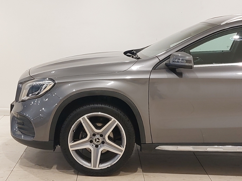 Mercedes-Benz GLA Class 1.6L Gla 200 Se Executive 154 Bhp Black #19
