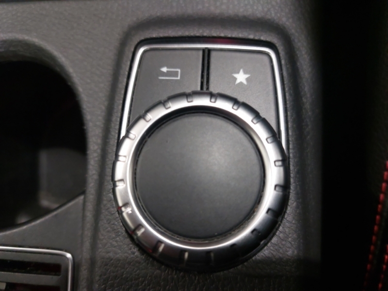 Mercedes-Benz GLA Class 1.6L Gla 200 Se Executive 154 Bhp Black #17