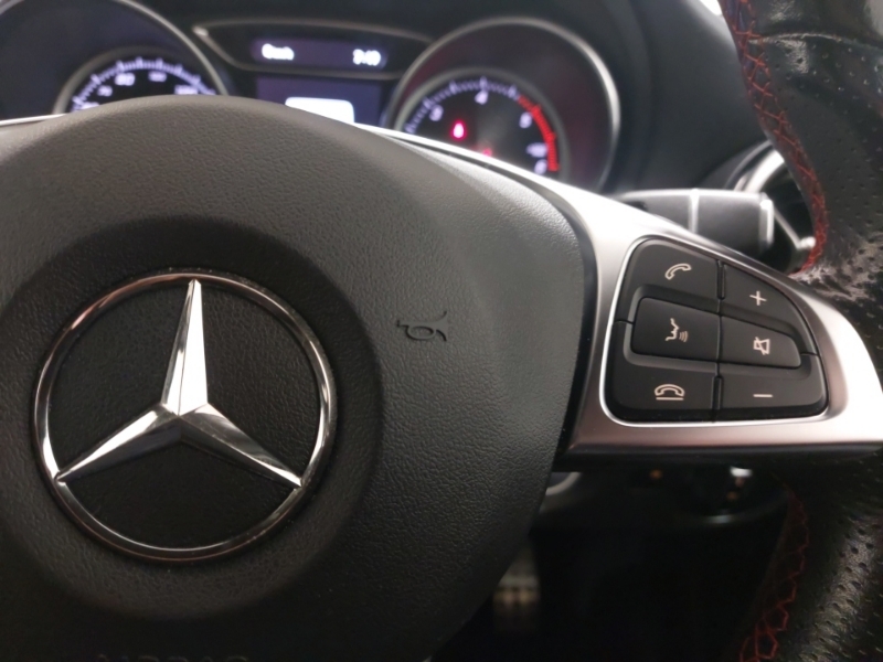 Mercedes-Benz GLA Class 1.6L Gla 200 Se Executive 154 Bhp Black #13