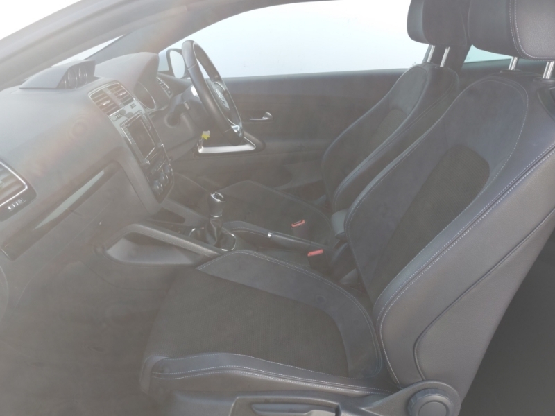 Volkswagen Scirocco 1.4 Tsi Bluemotion Tech Gt White #5