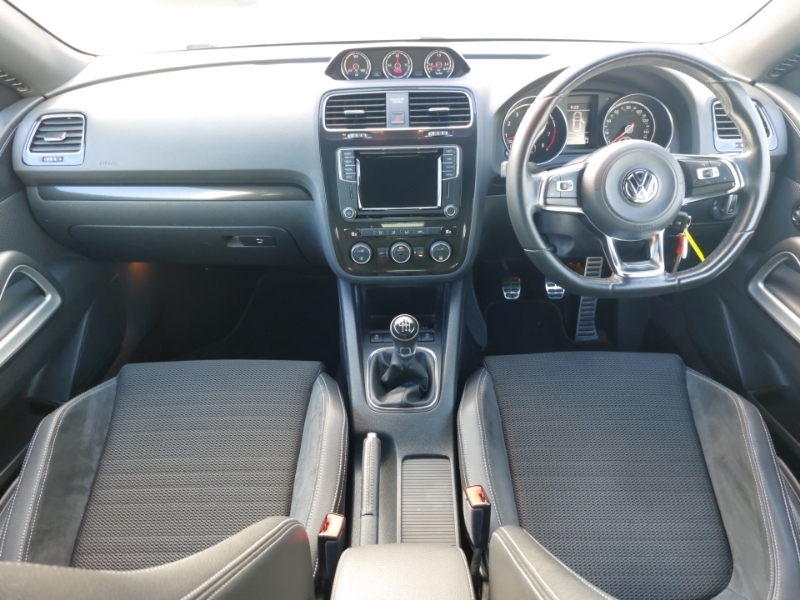 Volkswagen Scirocco 1.4 Tsi Bluemotion Tech Gt White #3