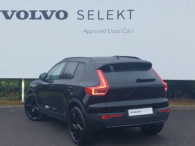 Volvo XC40 2.0 B3p Plus Black Edition Black #2