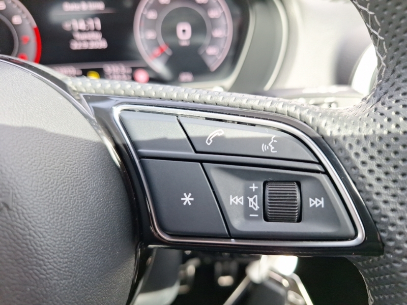 Audi Q2 S Line Black #15