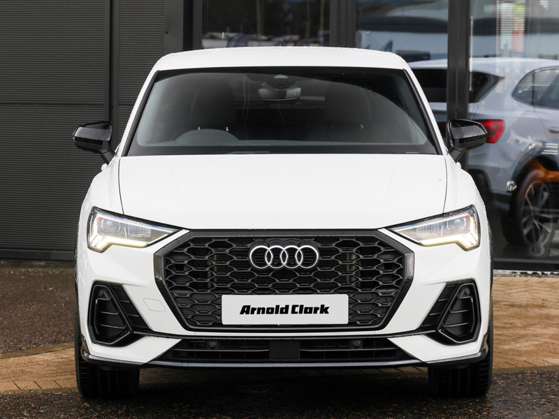 Audi Q3 Audi Sportback 45 Tfsi E Black Edition S Troni Black #11