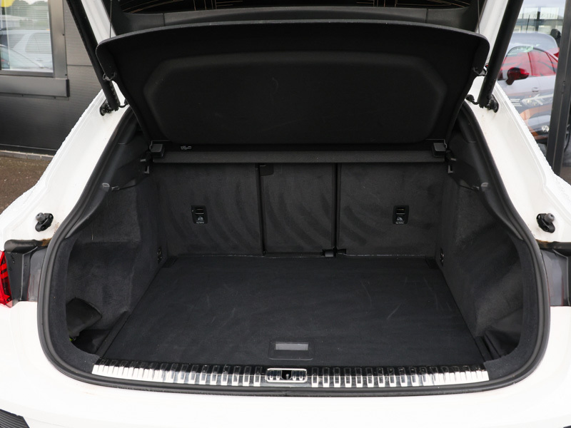 Audi Q3 Audi Sportback 45 Tfsi E Black Edition S Troni Black #8