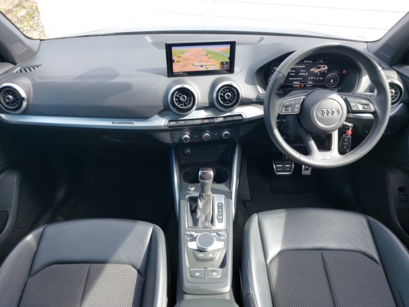 Audi Q2 35 Tfsi Sport S Tronic Black #3