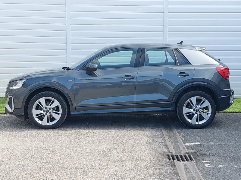 Audi Q2 35 Tfsi Sport S Tronic Black #4
